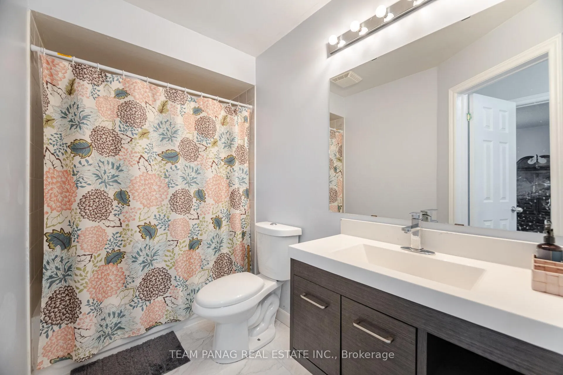 Photo 29 of 44 Deforest Drive, Brampton, Fletcher's Meadow — HOMEH