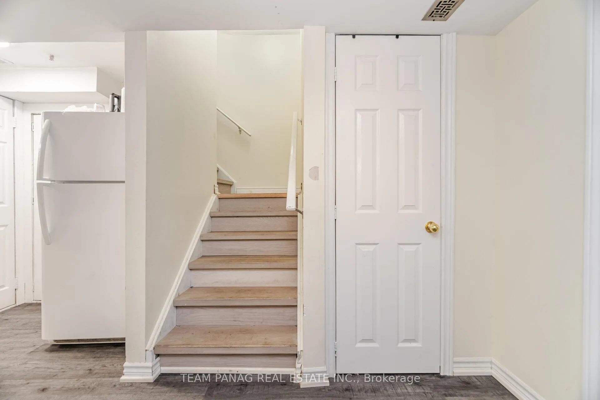 Photo 32 of 44 Deforest Drive, Brampton, Fletcher's Meadow — HOMEH