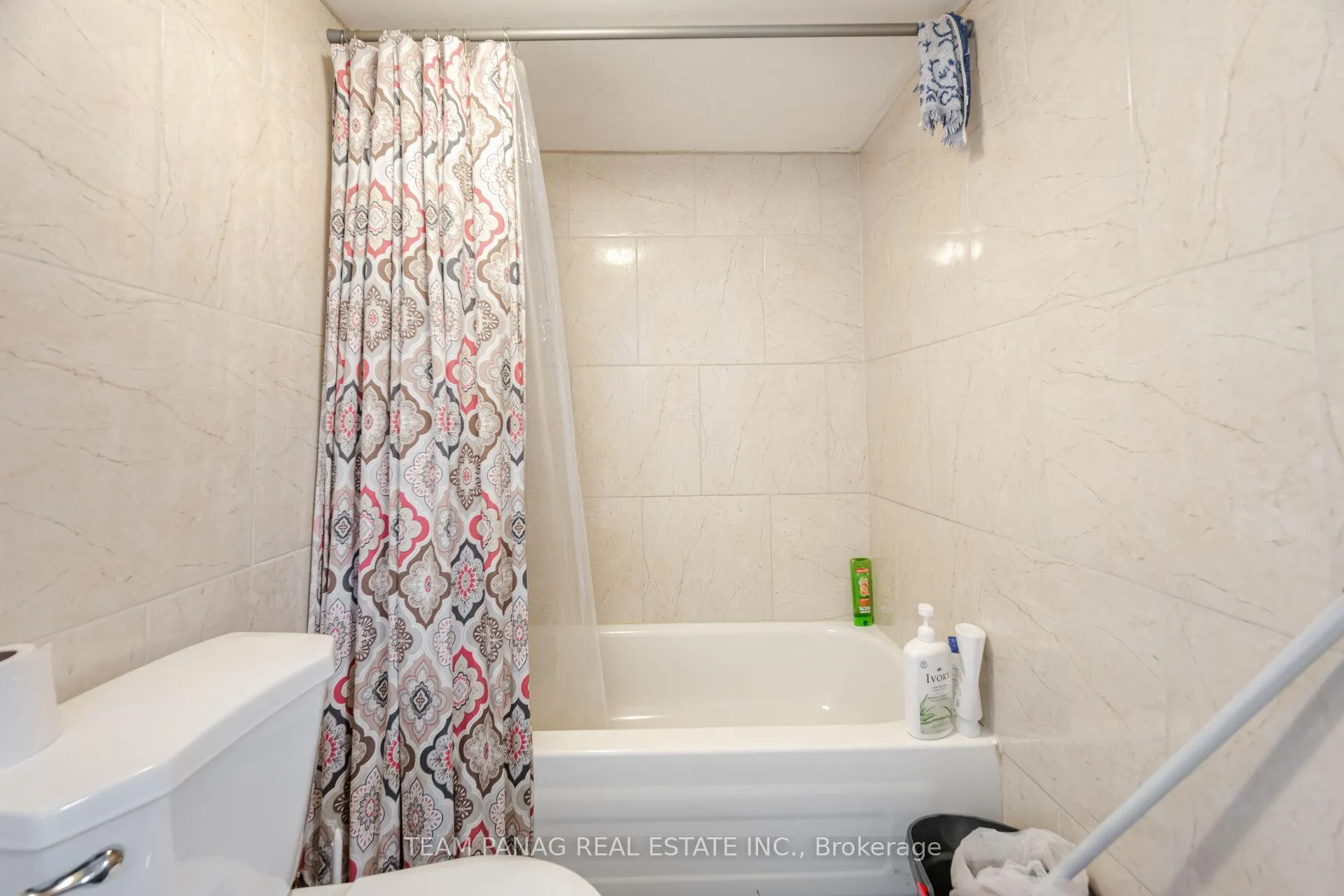 Photo 40 of 44 Deforest Drive, Brampton, Fletcher's Meadow — HOMEH