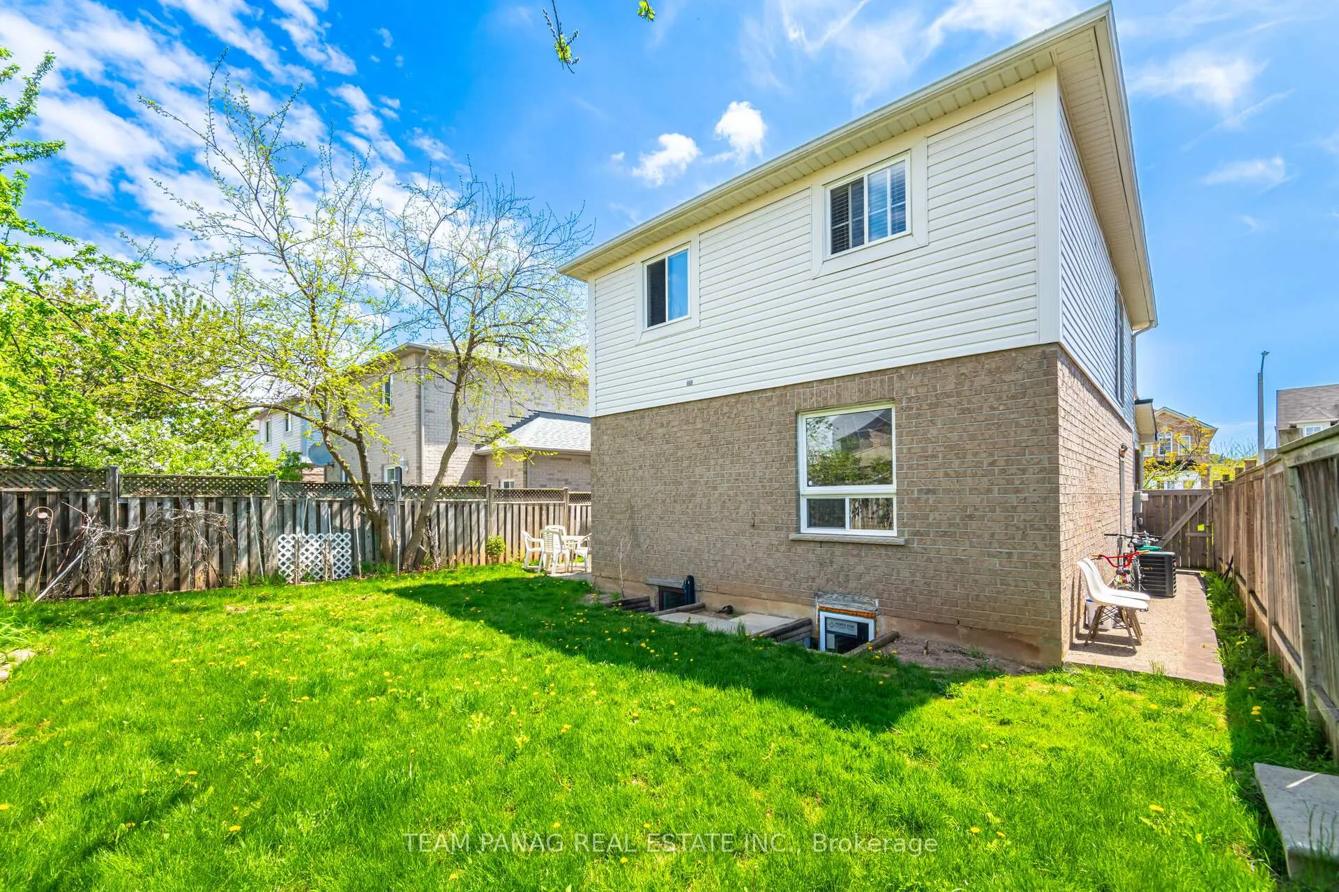 Photo 46 of 44 Deforest Drive, Brampton, Fletcher's Meadow — HOMEH