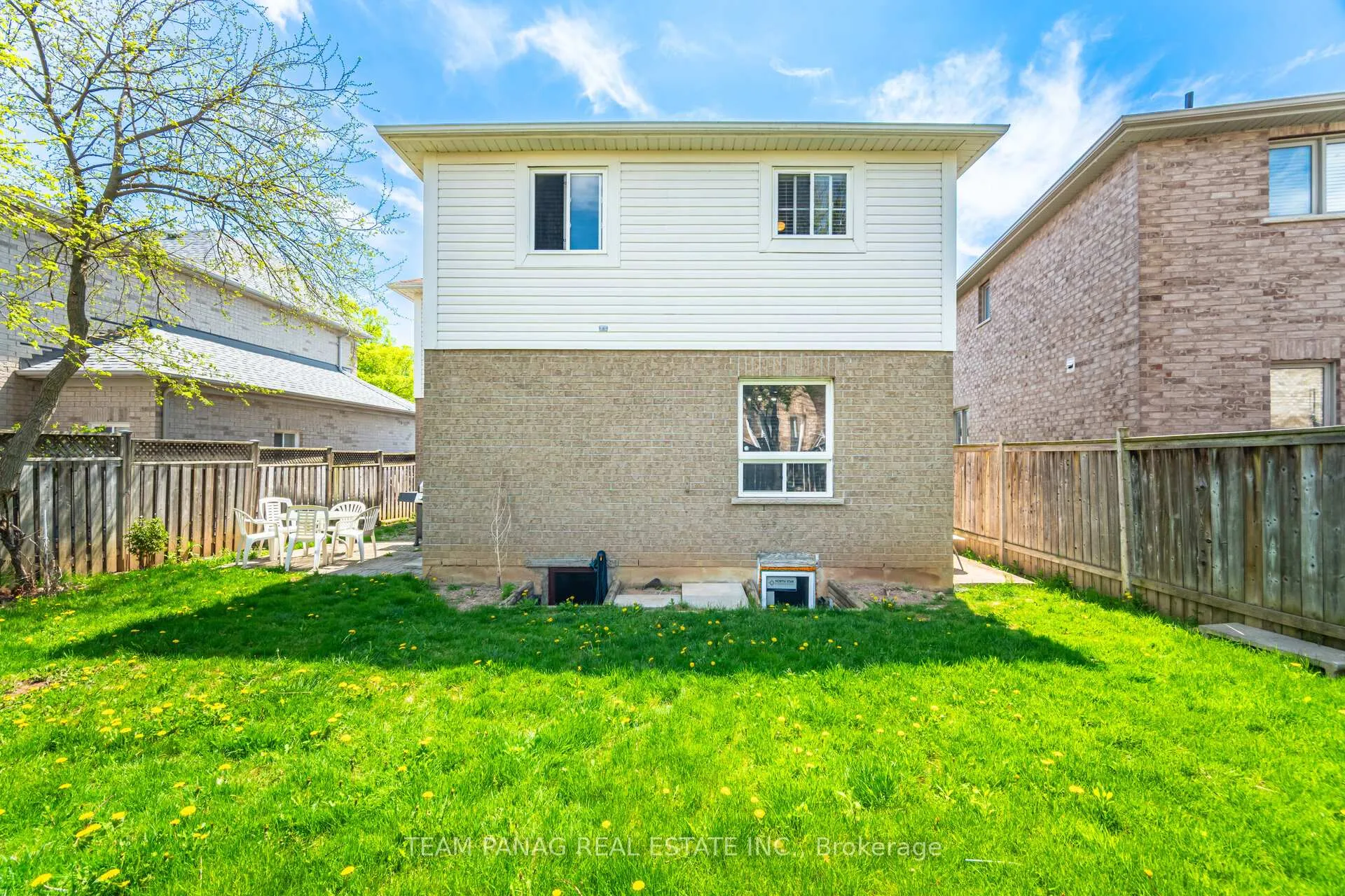 Photo 47 of 44 Deforest Drive, Brampton, Fletcher's Meadow — HOMEH