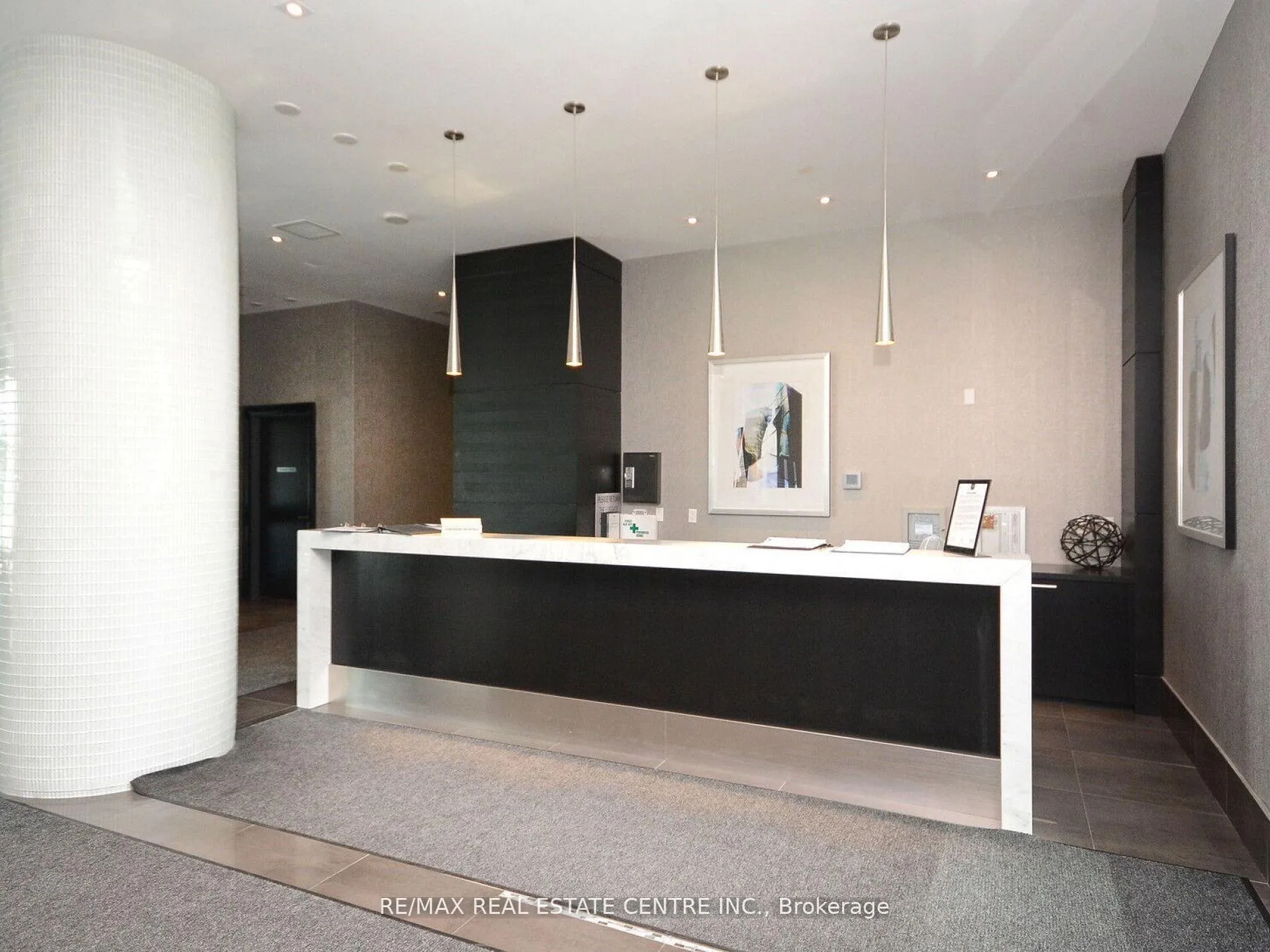 Photo 2 of Unit 505, 65 Speers Rd, Oakville, Central — HOMEH
