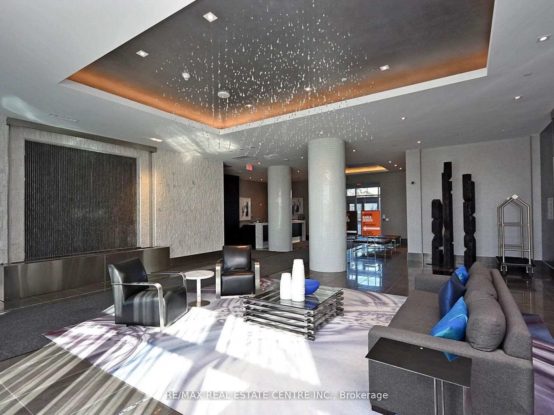 Photo 3 of Unit 505, 65 Speers Rd, Oakville, Central — HOMEH