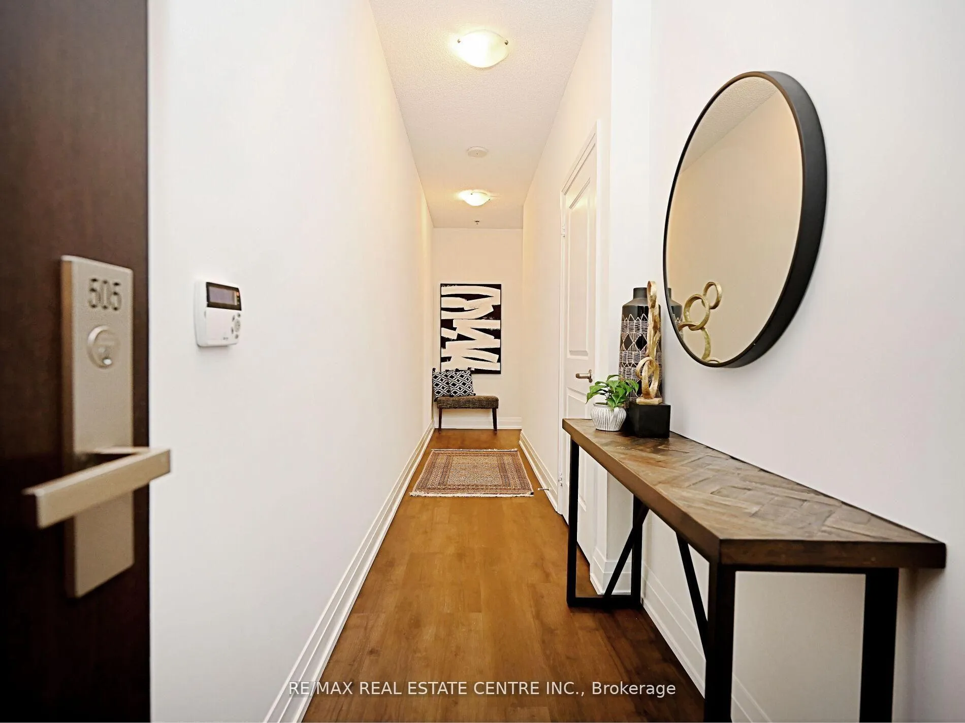 Photo 4 of Unit 505, 65 Speers Rd, Oakville, Central — HOMEH