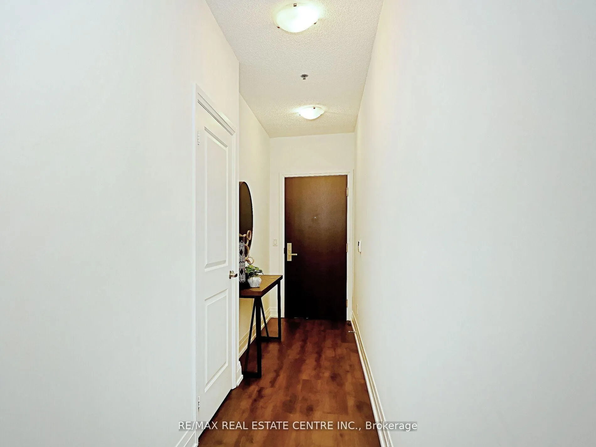 Photo 5 of Unit 505, 65 Speers Rd, Oakville, Central — HOMEH