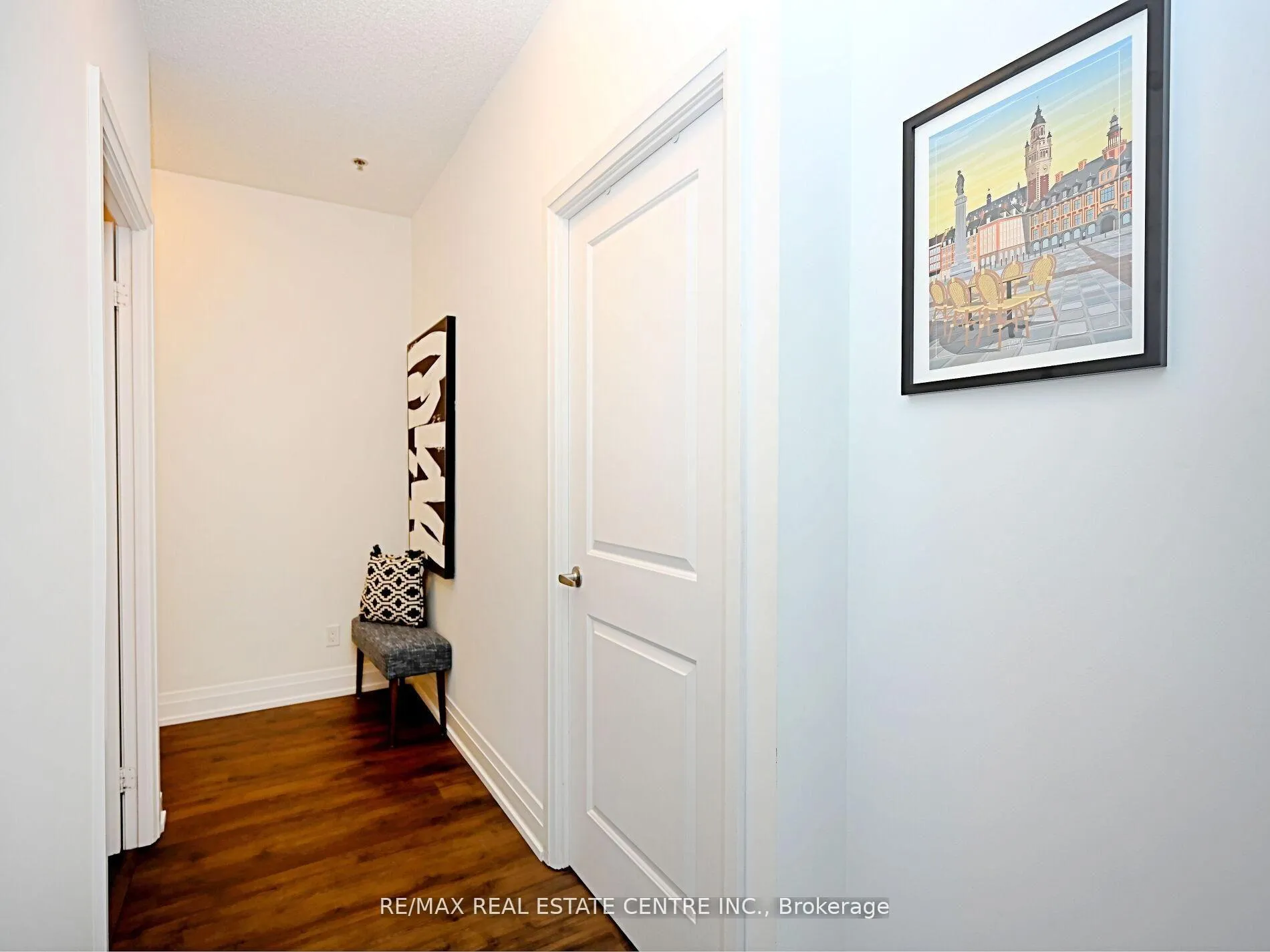 Photo 6 of Unit 505, 65 Speers Rd, Oakville, Central — HOMEH