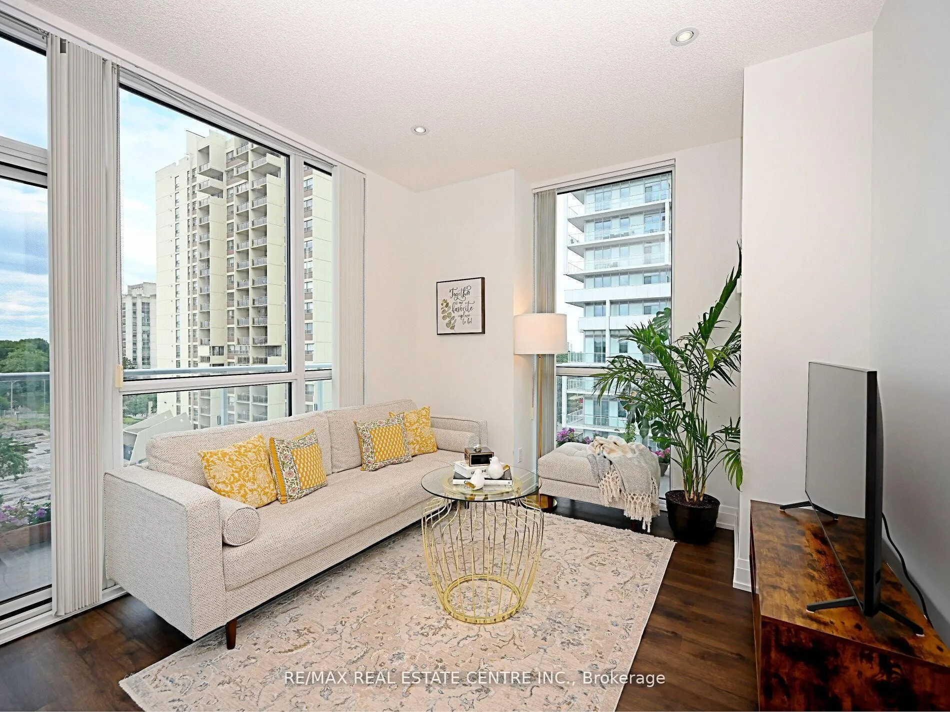 Photo 8 of Unit 505, 65 Speers Rd, Oakville, Central — HOMEH