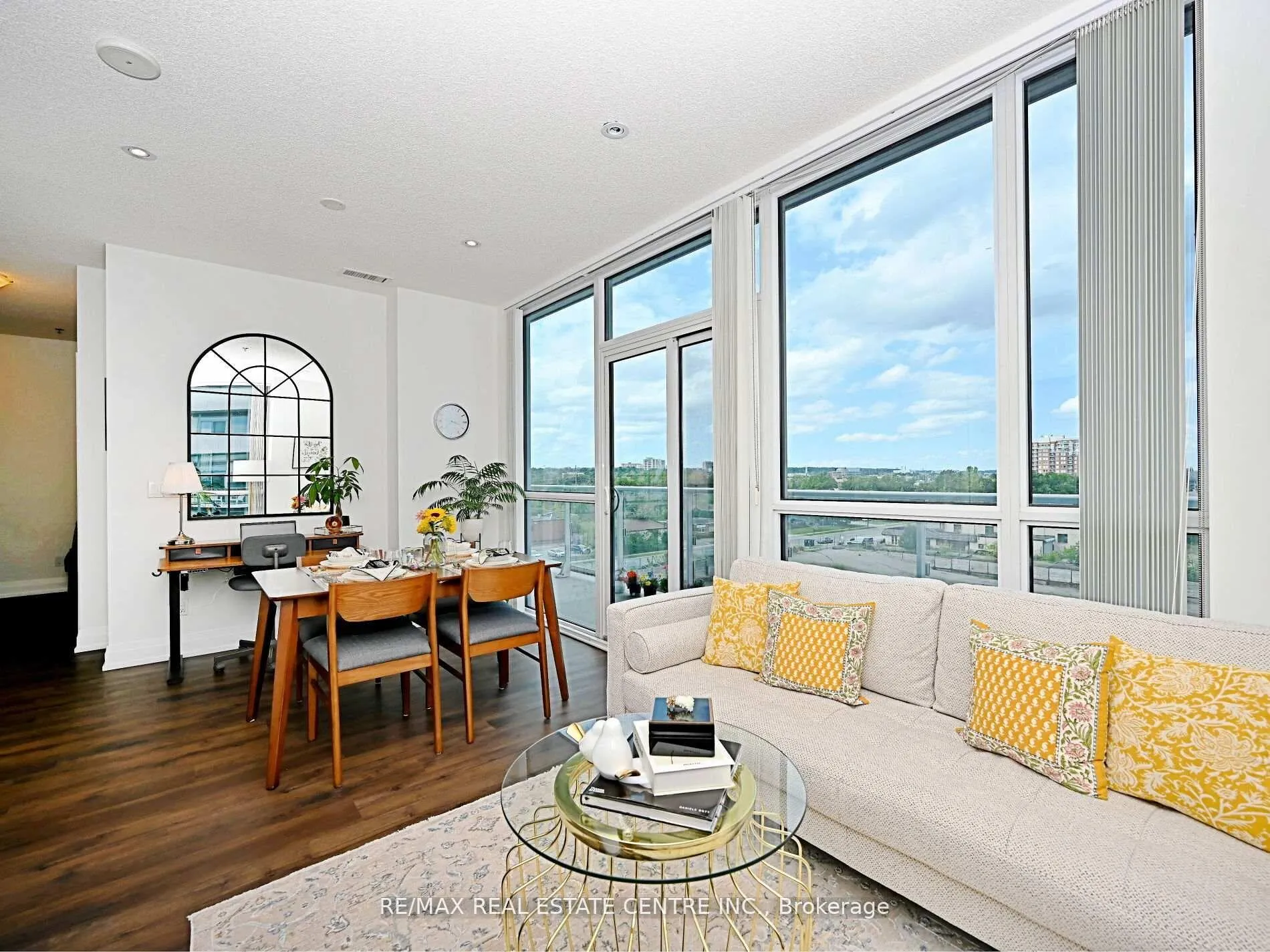 Photo 9 of Unit 505, 65 Speers Rd, Oakville, Central — HOMEH