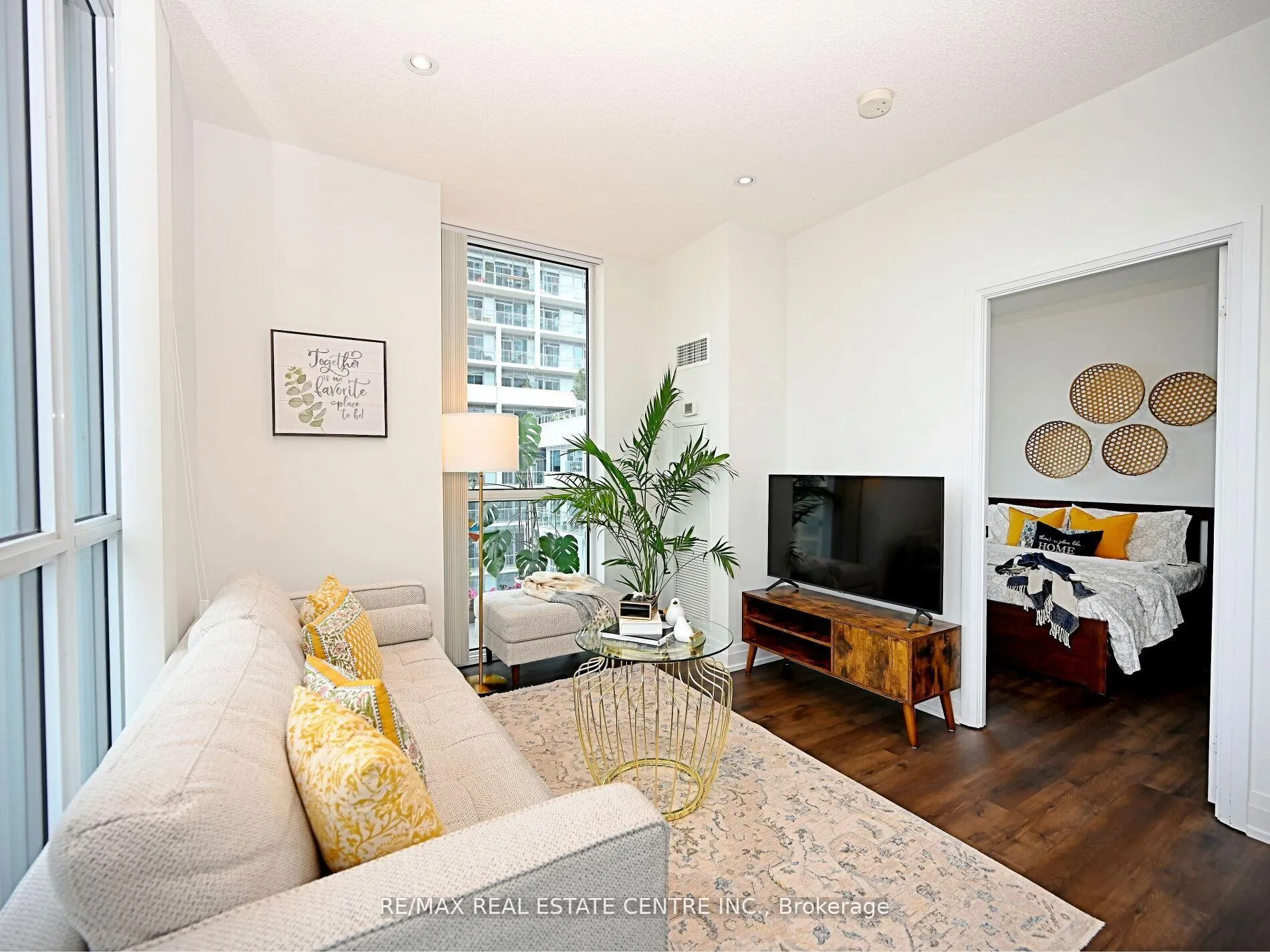 Photo 10 of Unit 505, 65 Speers Rd, Oakville, Central — HOMEH