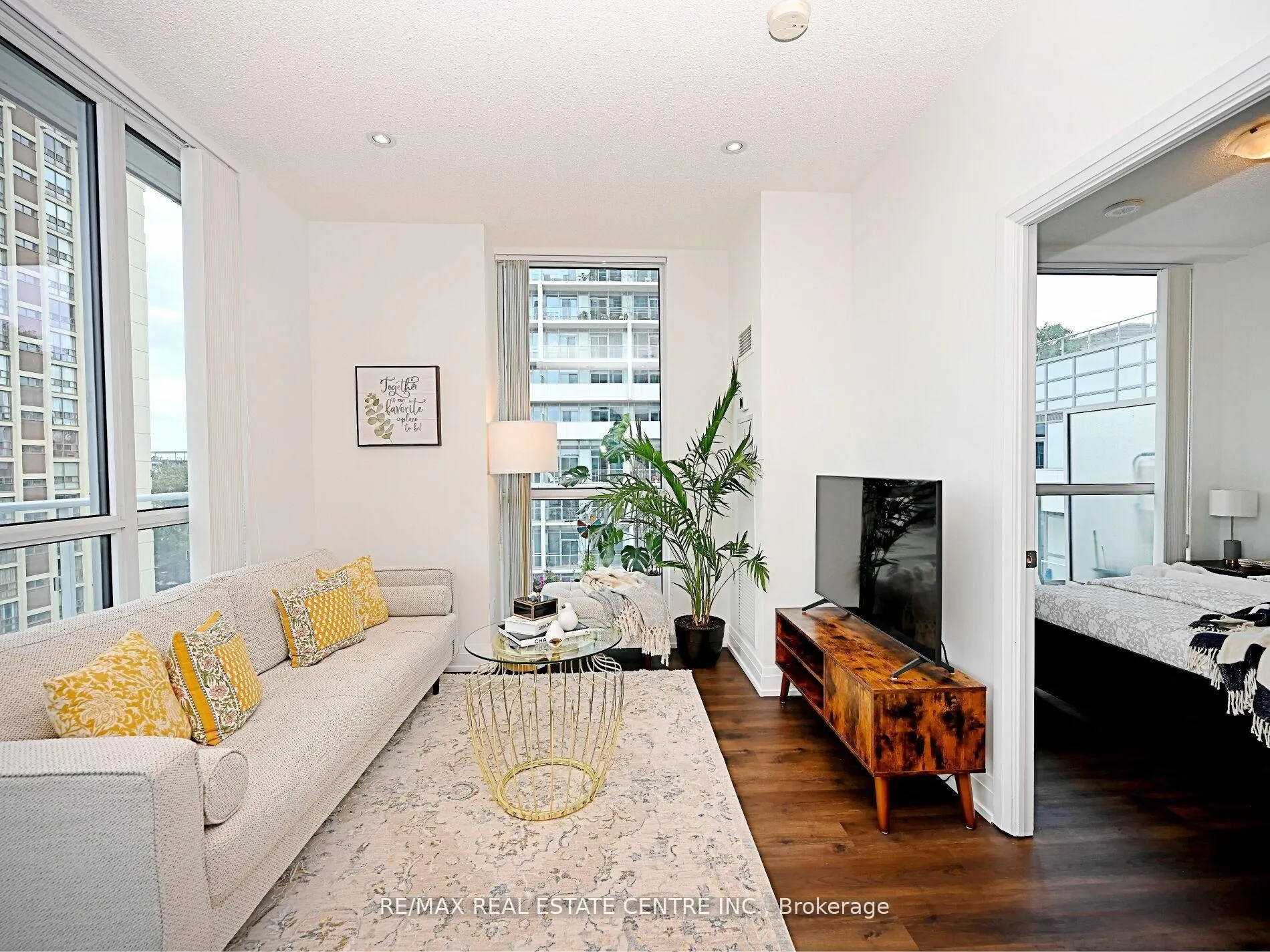 Photo 11 of Unit 505, 65 Speers Rd, Oakville, Central — HOMEH