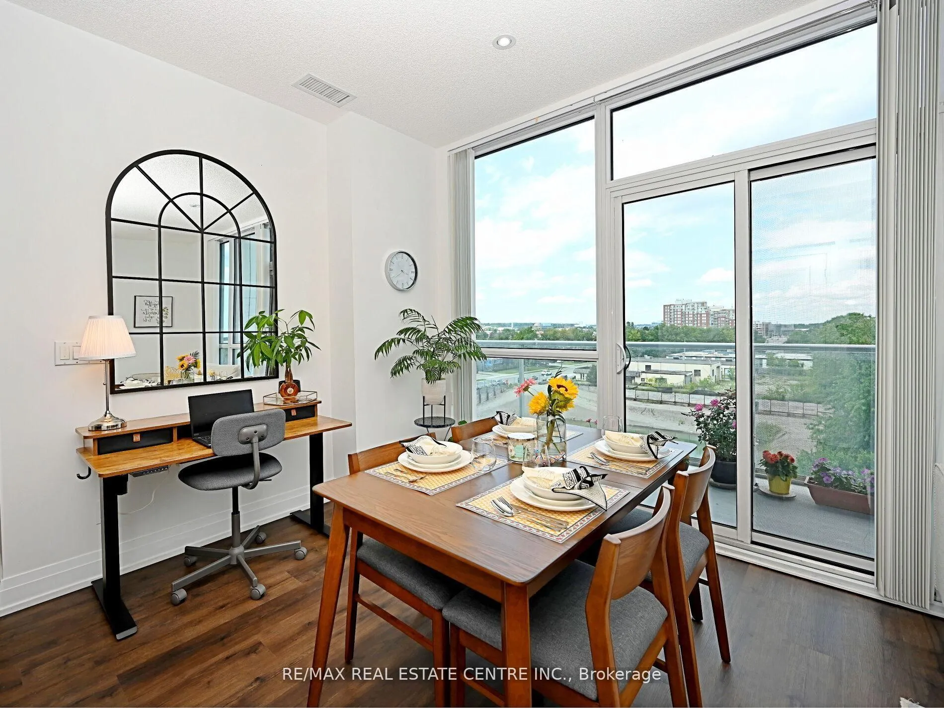 Photo 13 of Unit 505, 65 Speers Rd, Oakville, Central — HOMEH