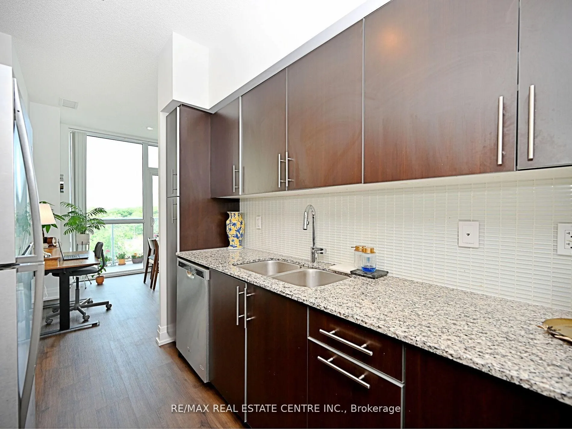 Photo 20 of Unit 505, 65 Speers Rd, Oakville, Central — HOMEH