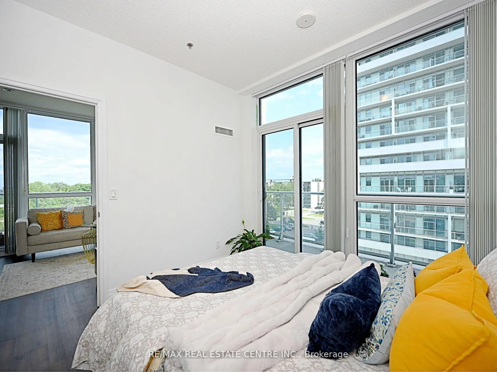 Photo 22 of Unit 505, 65 Speers Rd, Oakville, Central — HOMEH