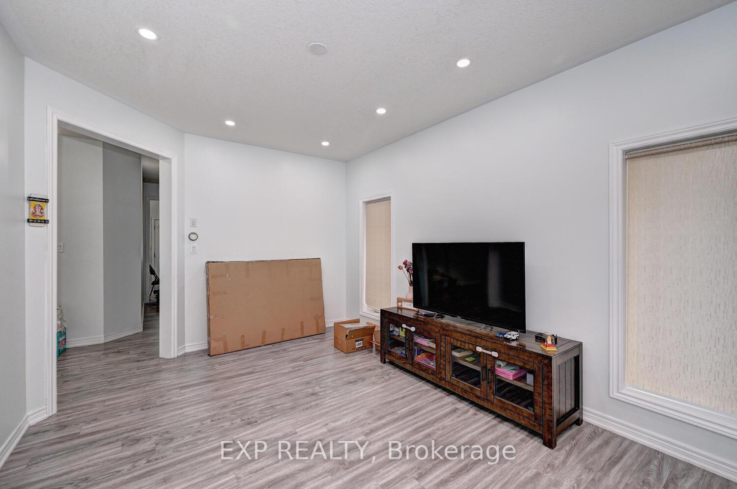 Photo 5 of 67 Knotty Pine Avenue, Cambridge, Preston Heights — HOMEH