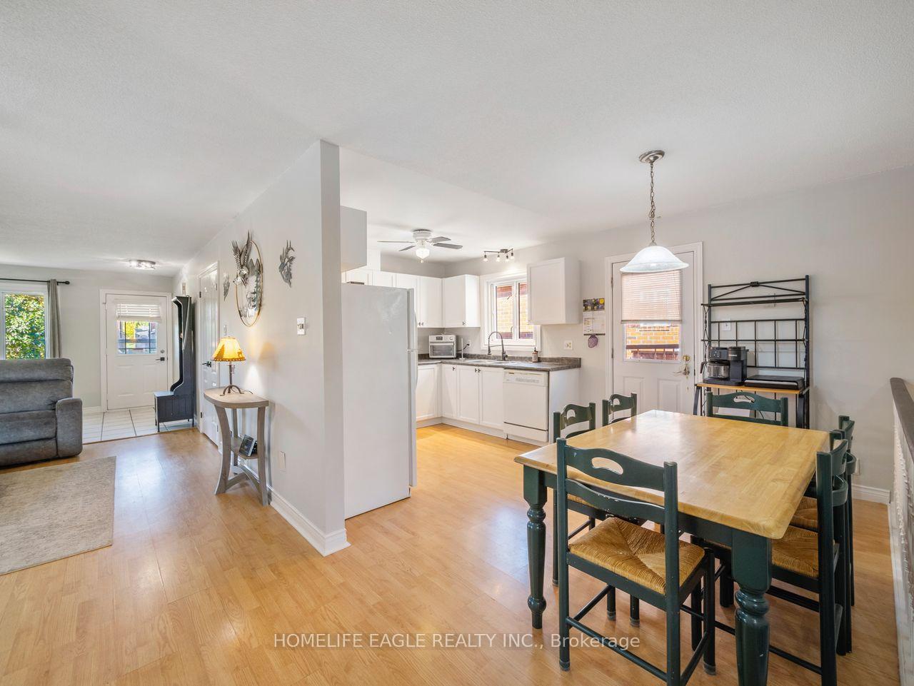 Photo 6 of 15 Brown Wood Drive, Barrie, Little Lake — HOMEH