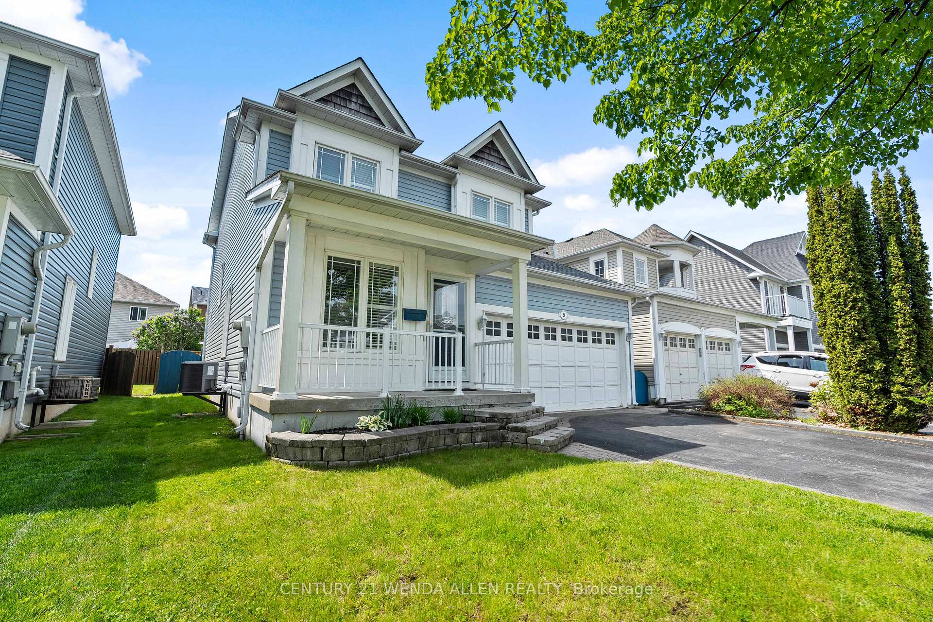 Photo 4 of 9 Rosemeadow Crescent, Clarington, Newcastle — HOMEH