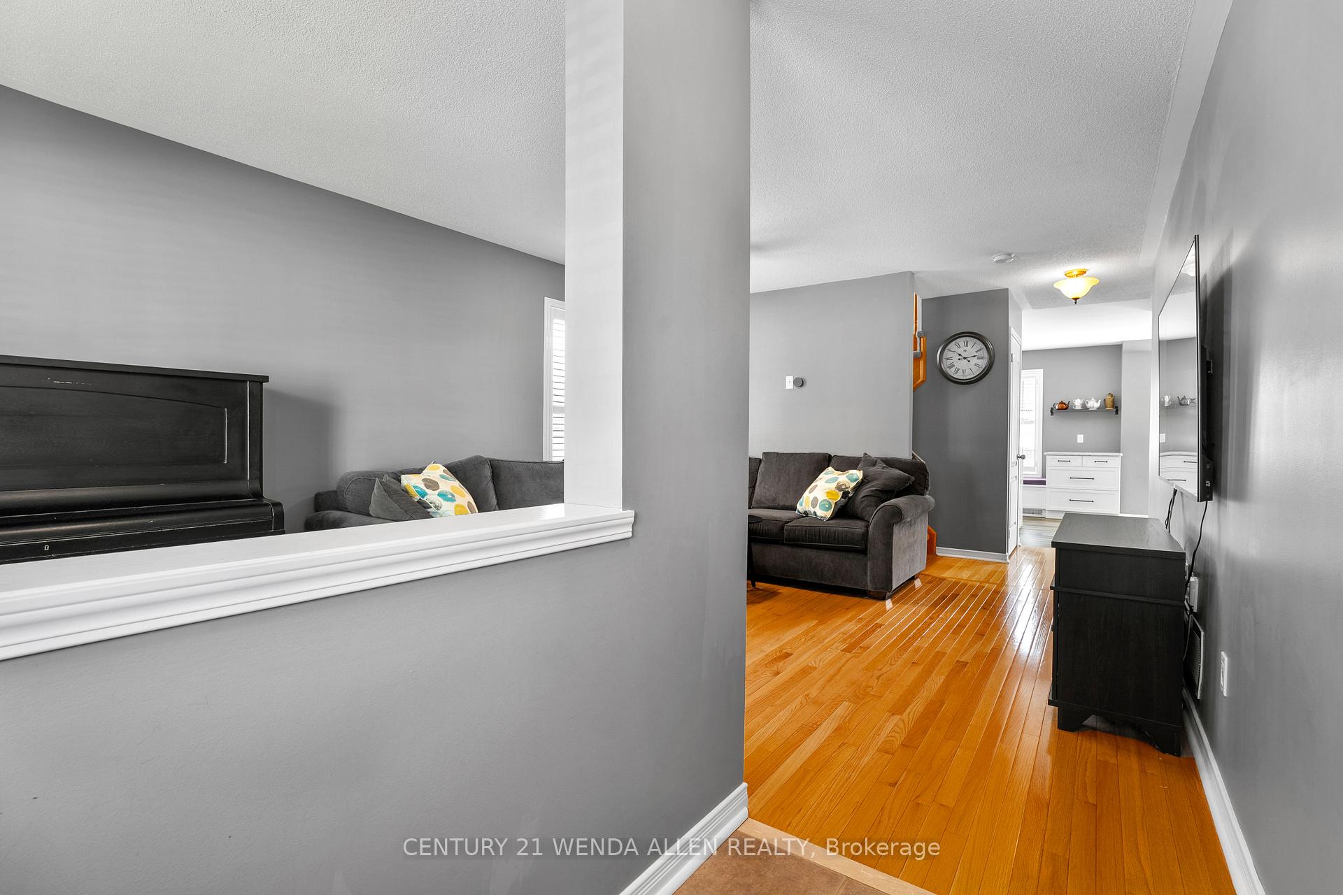 Photo 7 of 9 Rosemeadow Crescent, Clarington, Newcastle — HOMEH