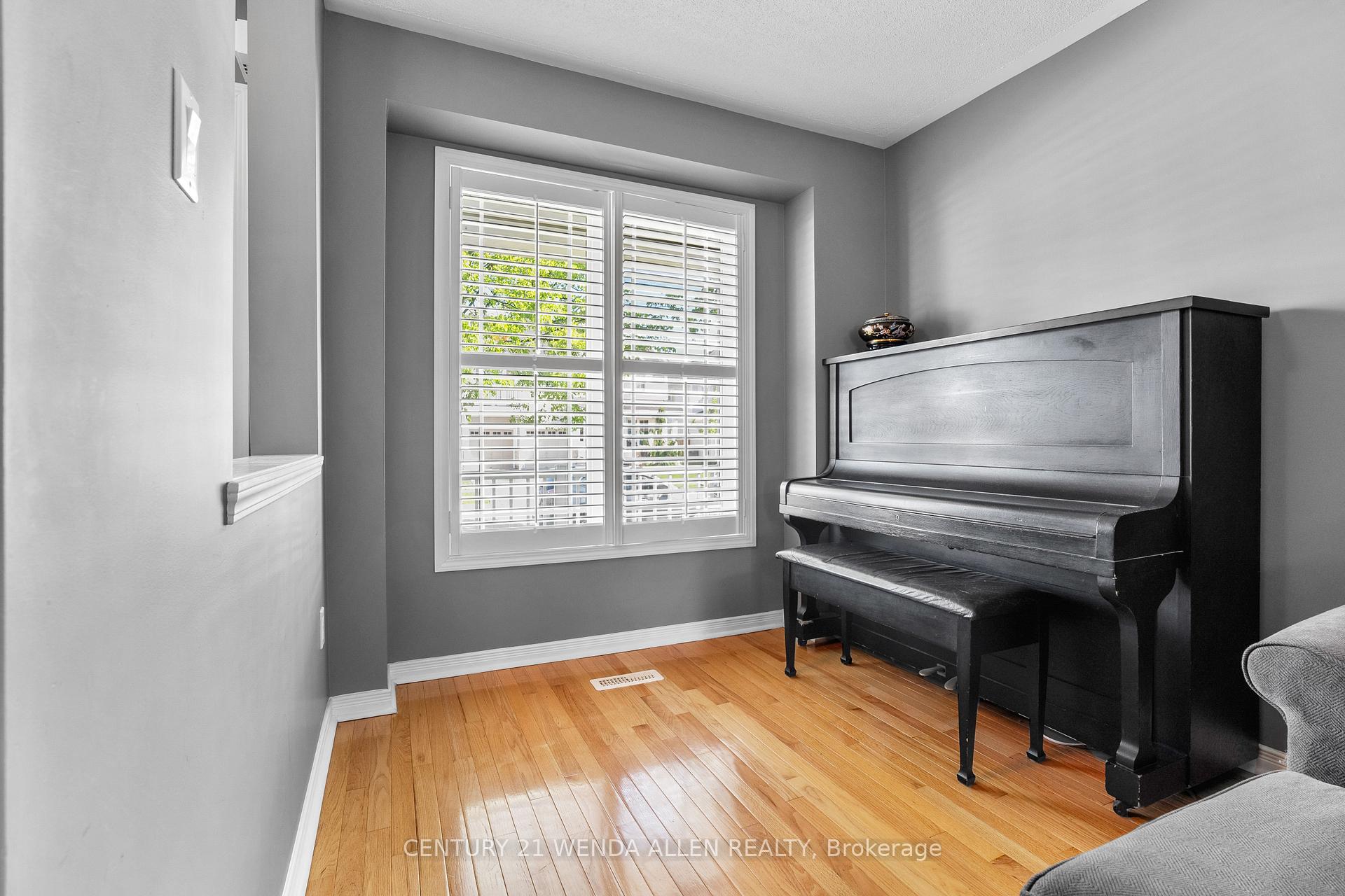 Photo 10 of 9 Rosemeadow Crescent, Clarington, Newcastle — HOMEH