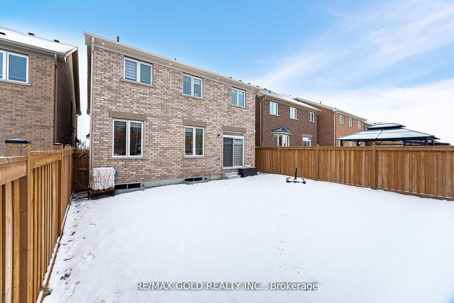 Photo 40 of 176 Newhouse Boulevard W, Caledon, Rural Caledon — HOMEH