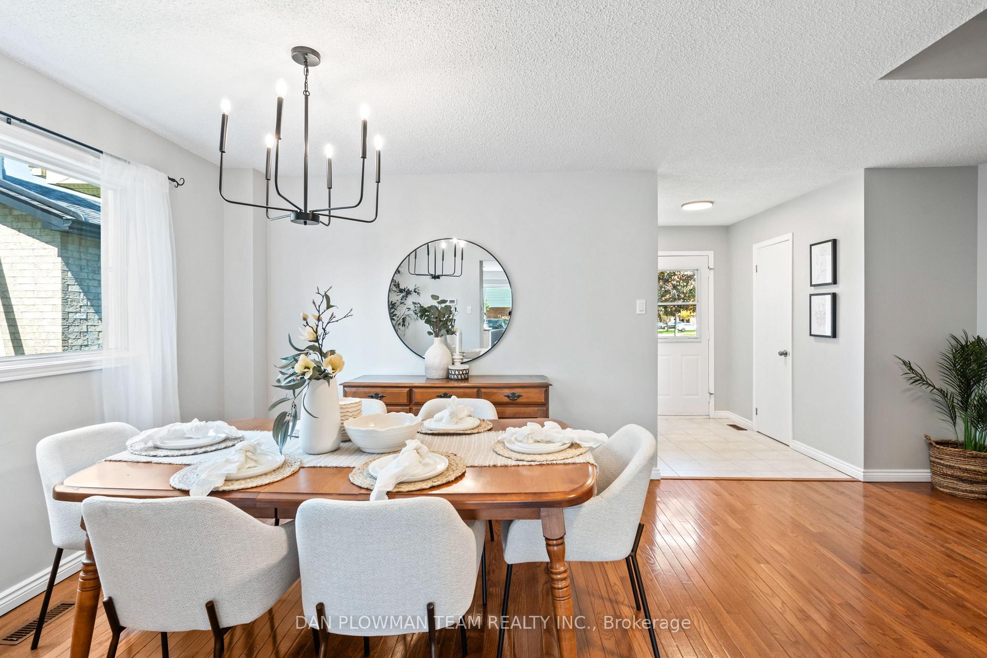 Photo 7 of 107 Poolton Crescent, Clarington, Courtice — HOMEH