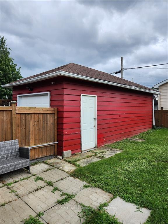 Photo 3 of 217 Anthony Street, Cornwall — HOMEH