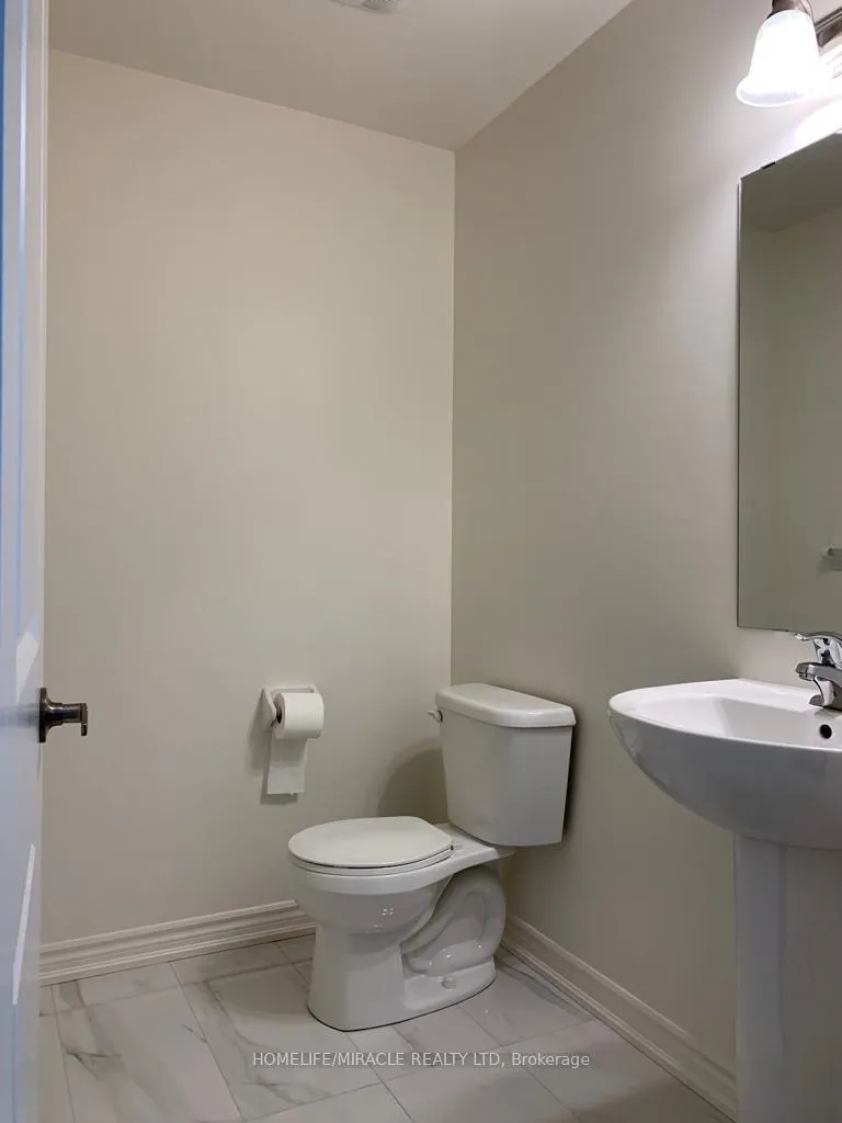 Photo 5 of Unit 5-160, 35 Stewardship Road, Brampton, Northwest Brampton — HOMEH