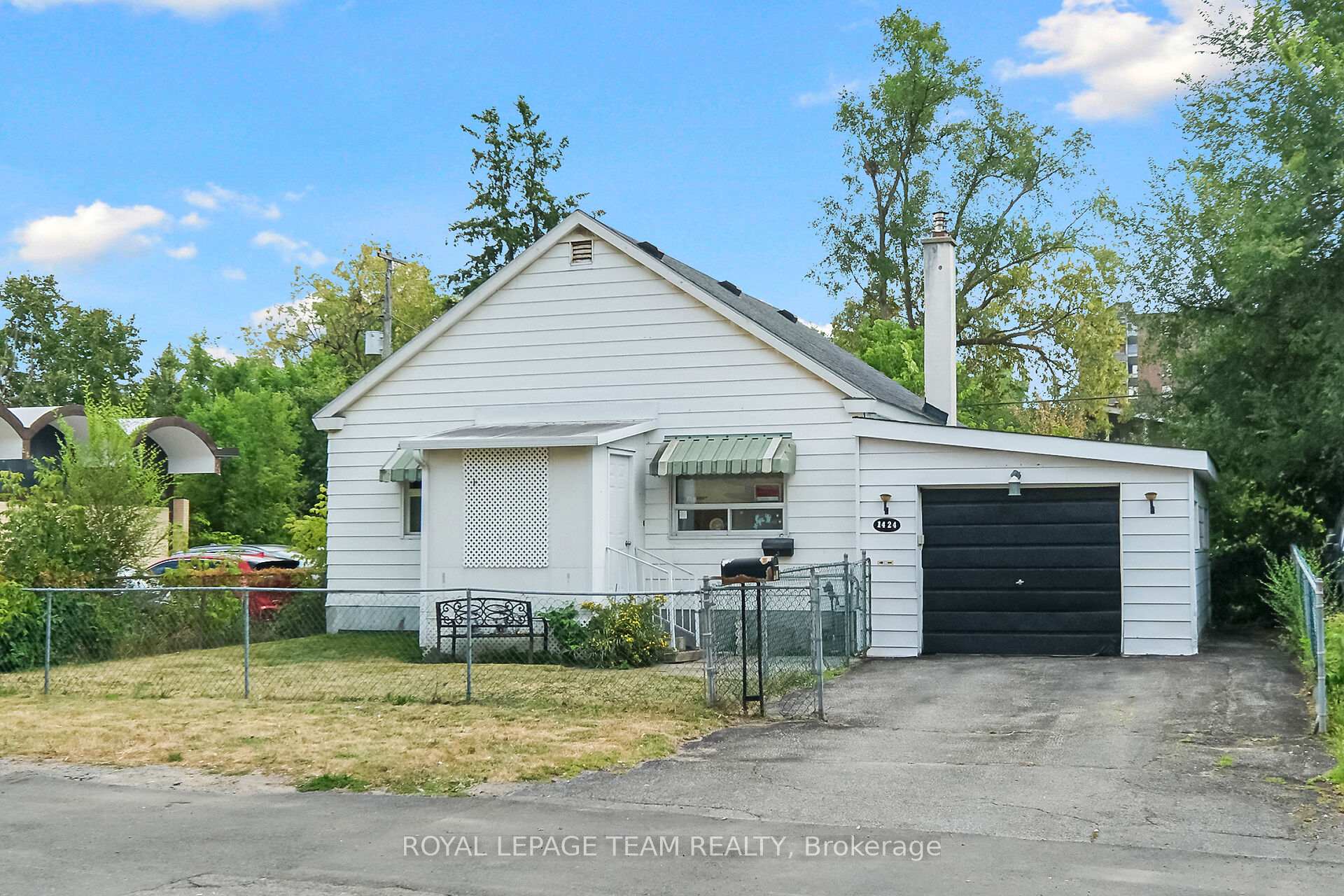 Photo 1 of 1424 Rosenthal Avenue, Ottawa, Carlington — HOMEH
