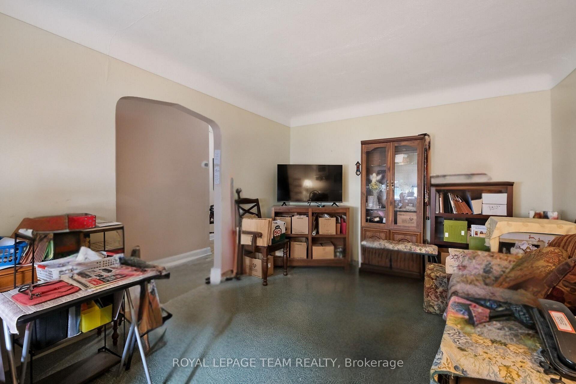 Photo 8 of 1424 Rosenthal Avenue, Ottawa, Carlington — HOMEH