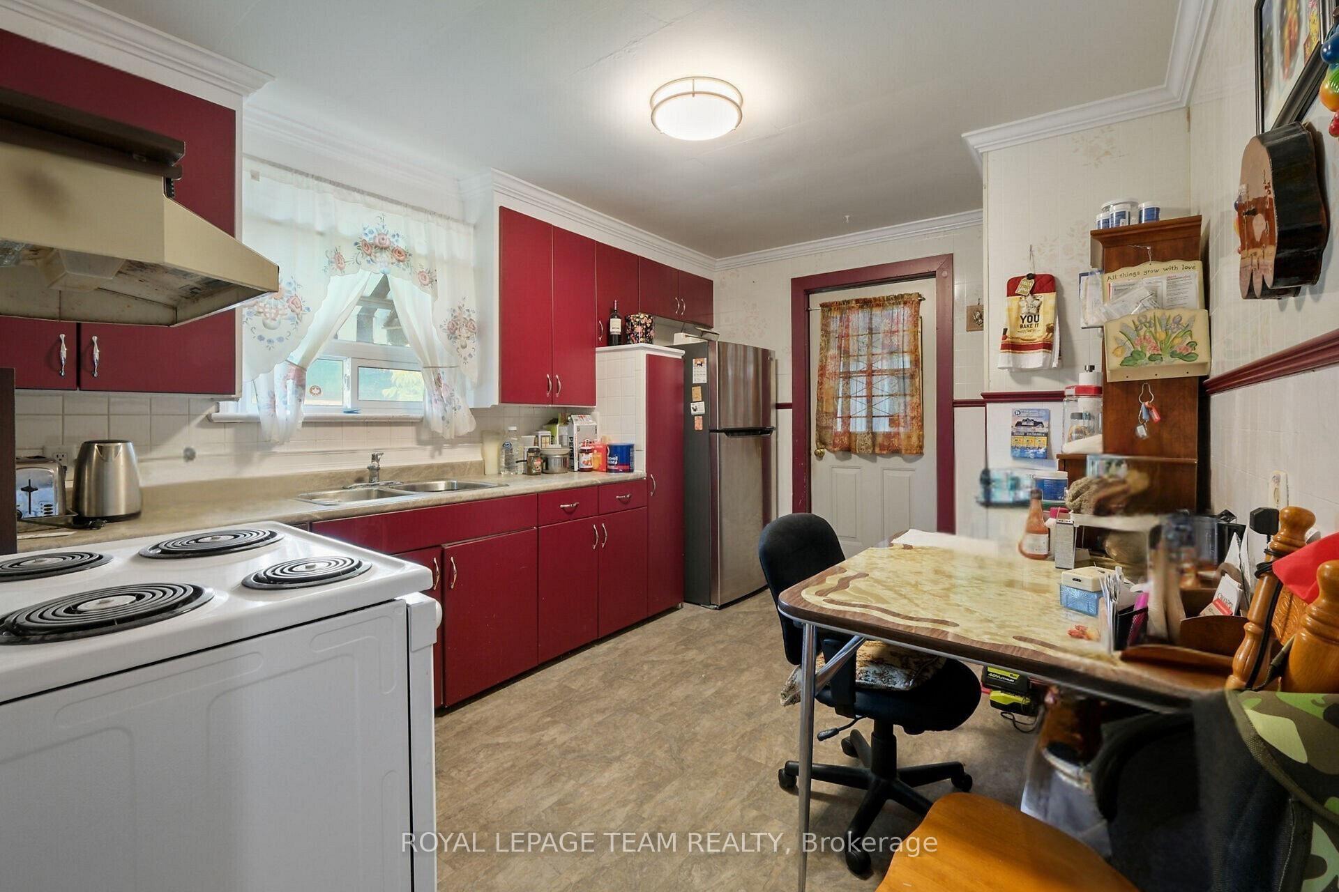 Photo 11 of 1424 Rosenthal Avenue, Ottawa, Carlington — HOMEH