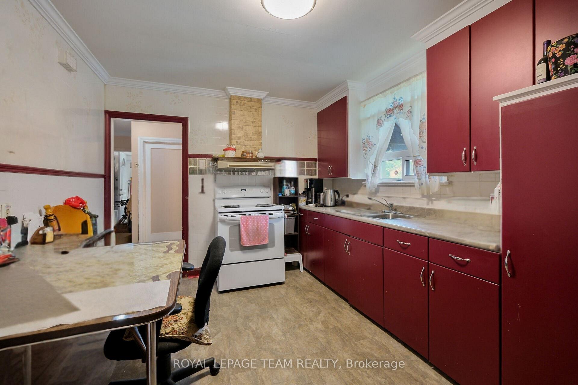 Photo 10 of 1424 Rosenthal Avenue, Ottawa, Carlington — HOMEH