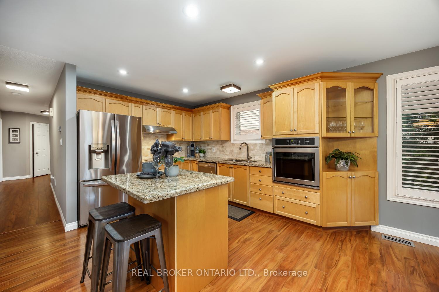 Photo 7 of 38 Brownstone Crescent, Clarington, Courtice — HOMEH