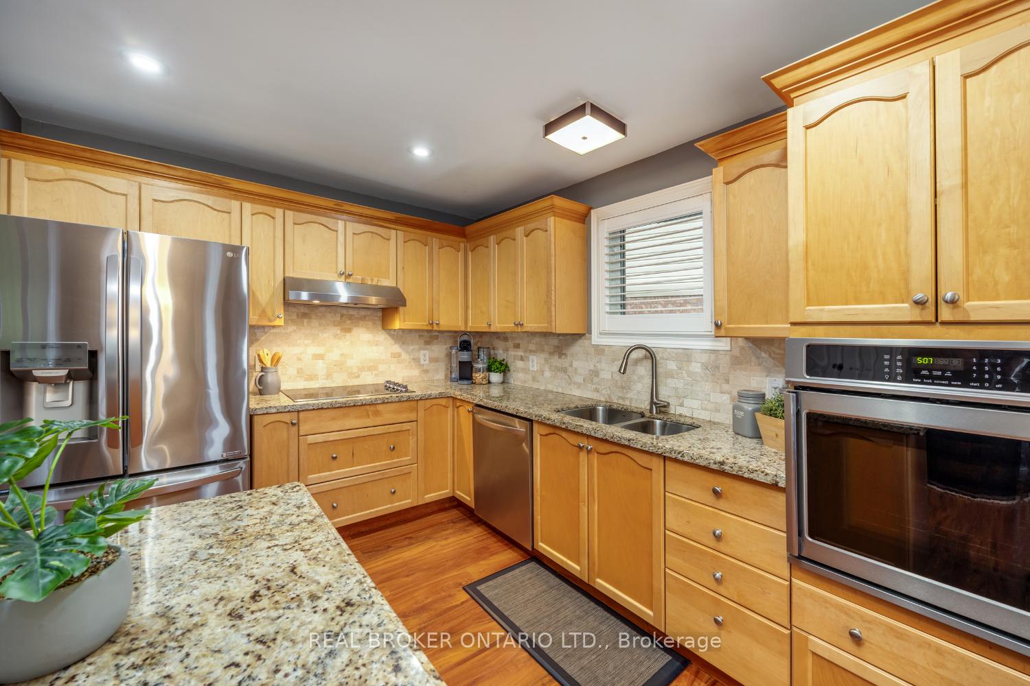 Photo 9 of 38 Brownstone Crescent, Clarington, Courtice — HOMEH