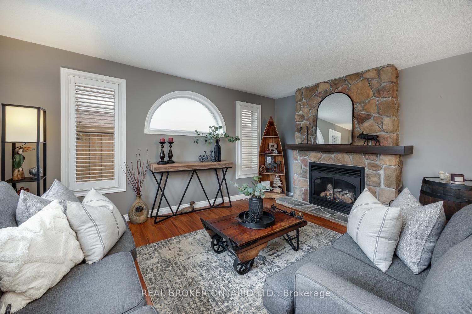 Photo 13 of 38 Brownstone Crescent, Clarington, Courtice — HOMEH