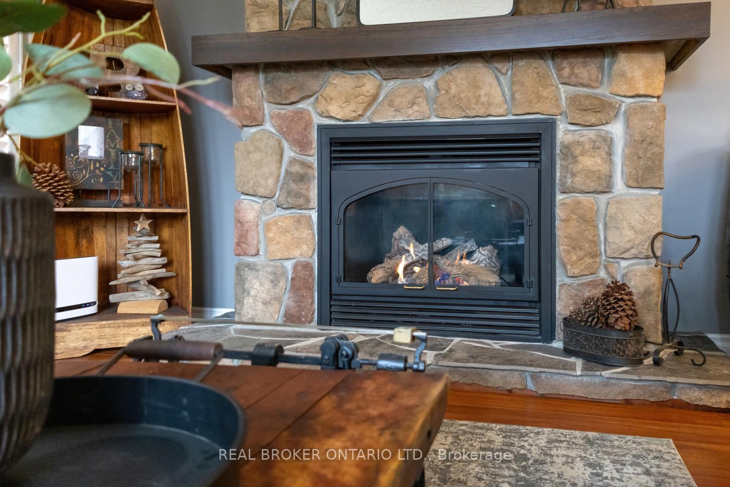 Photo 16 of 38 Brownstone Crescent, Clarington, Courtice — HOMEH
