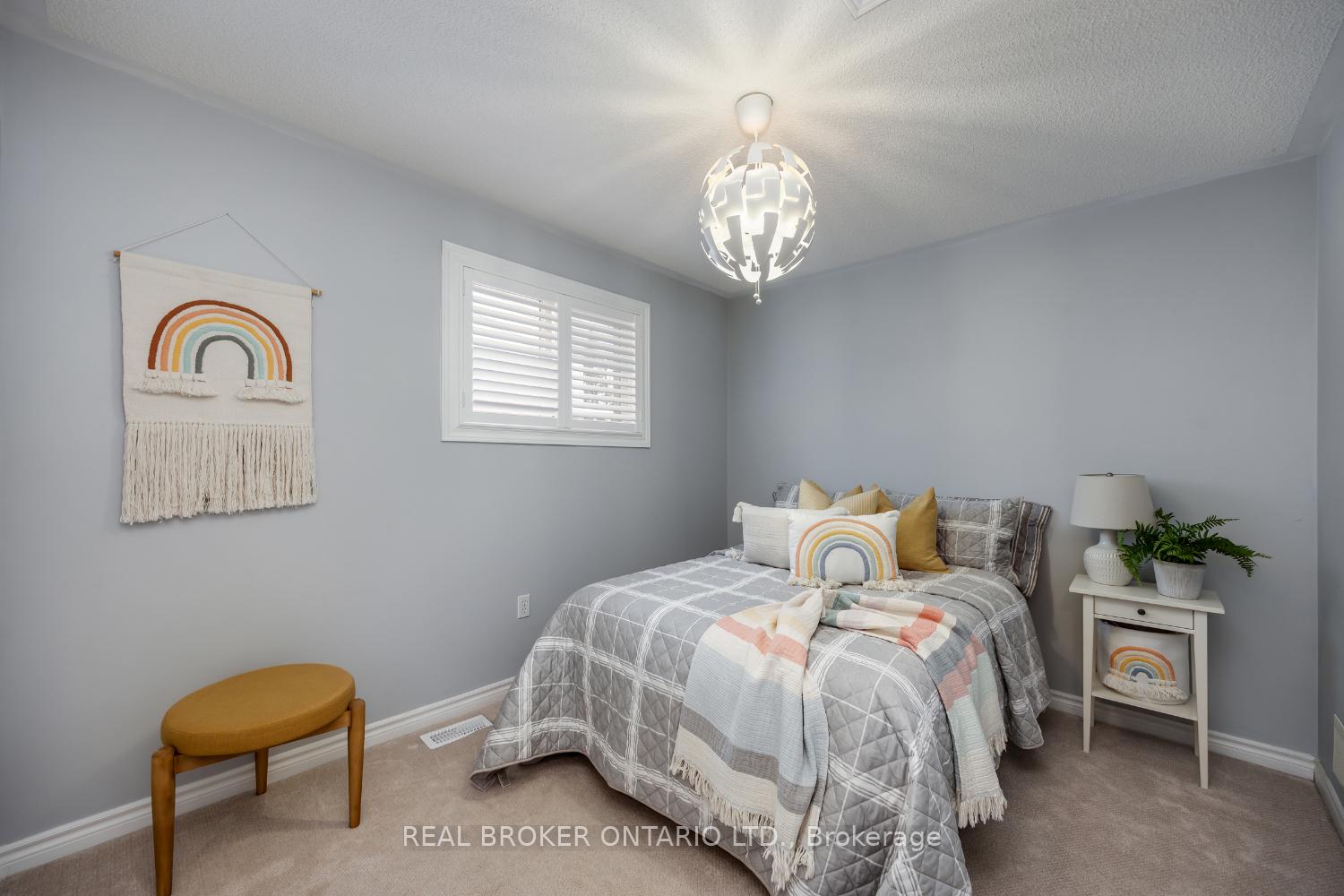 Photo 20 of 38 Brownstone Crescent, Clarington, Courtice — HOMEH