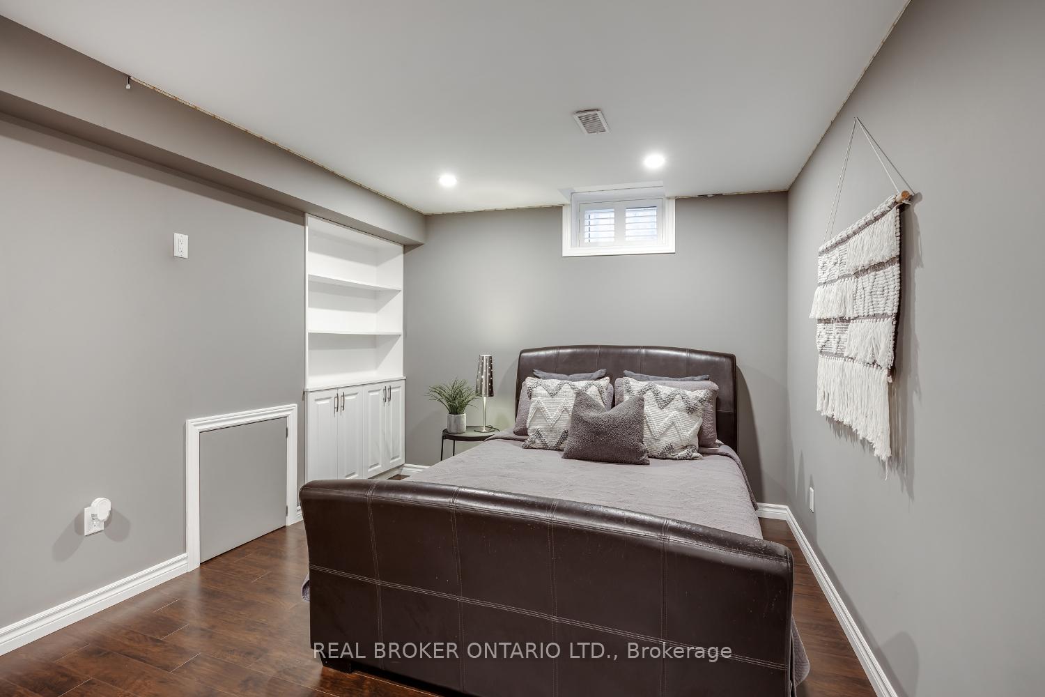 Photo 21 of 38 Brownstone Crescent, Clarington, Courtice — HOMEH
