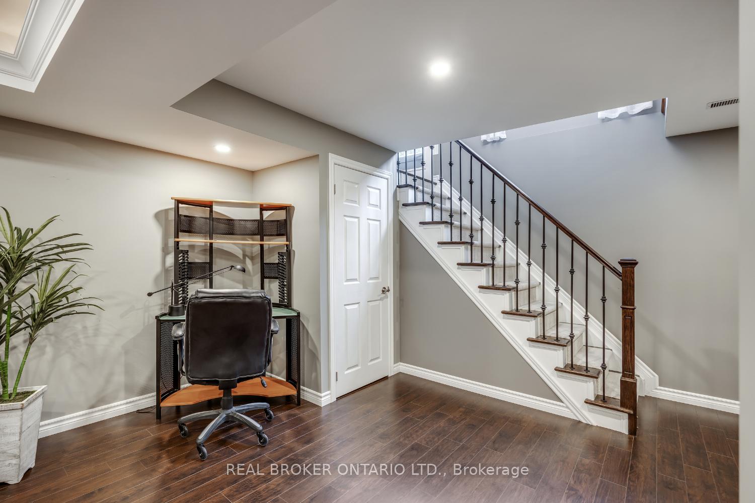 Photo 23 of 38 Brownstone Crescent, Clarington, Courtice — HOMEH