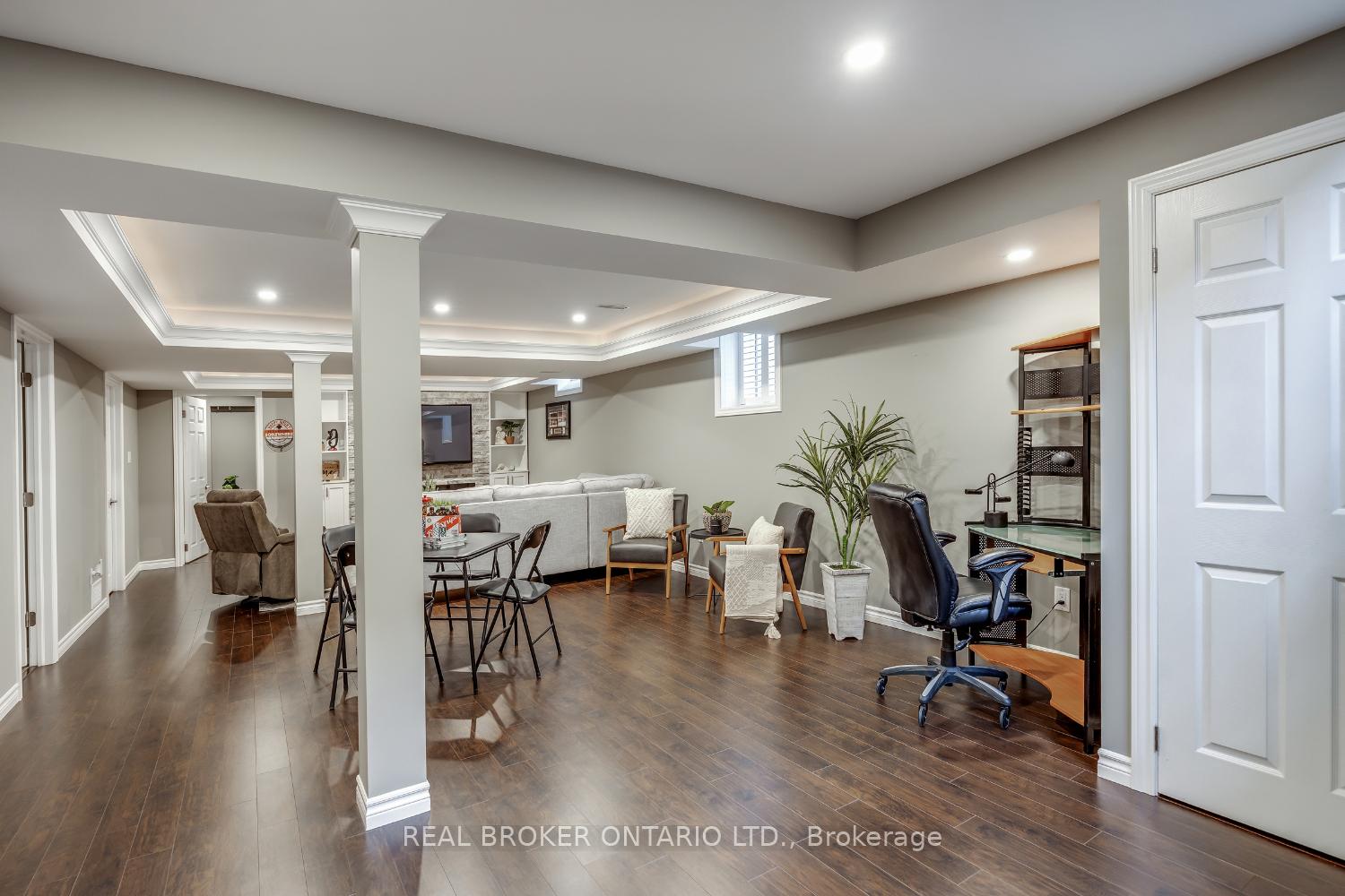Photo 25 of 38 Brownstone Crescent, Clarington, Courtice — HOMEH