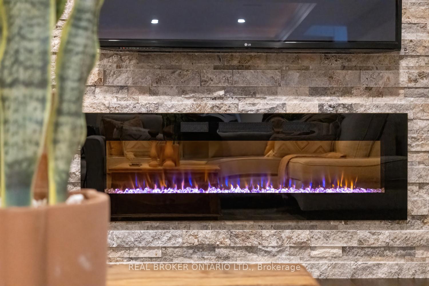 Photo 30 of 38 Brownstone Crescent, Clarington, Courtice — HOMEH