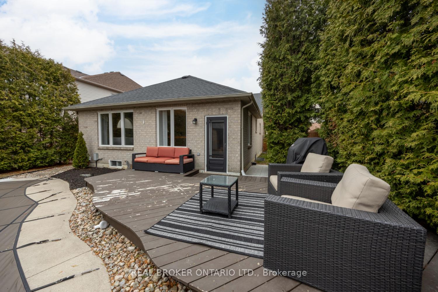 Photo 32 of 38 Brownstone Crescent, Clarington, Courtice — HOMEH