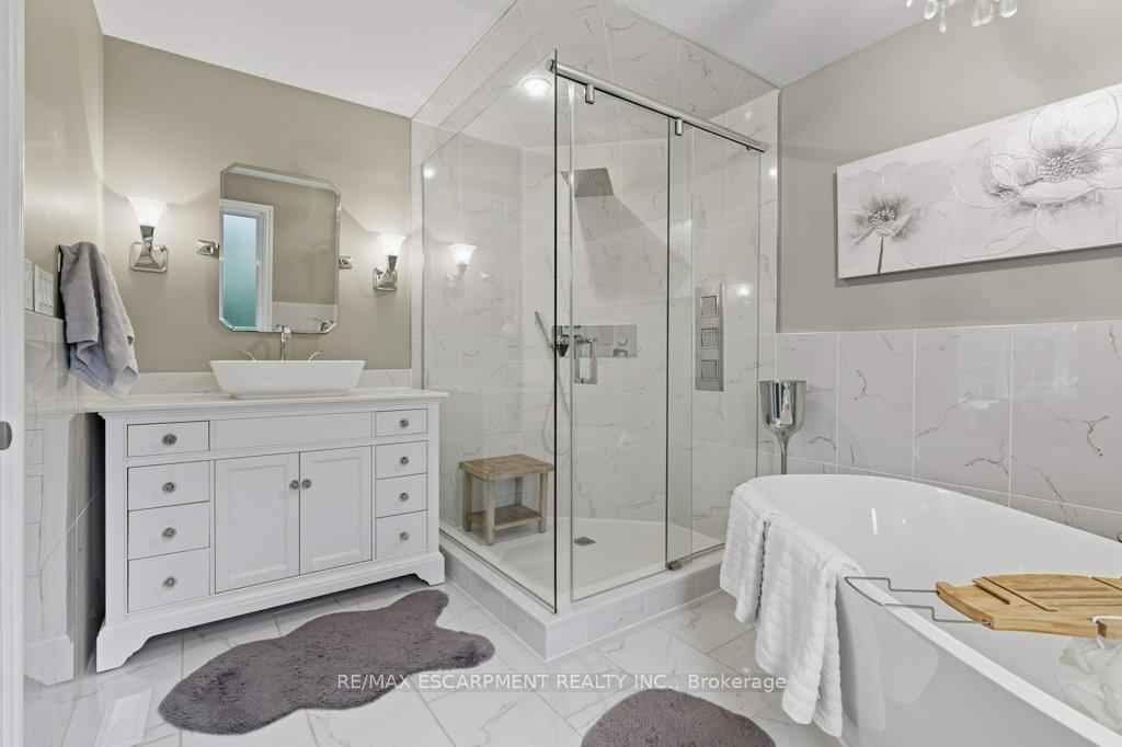 Photo 20 of 31 Acredale Drive, Hamilton, Carlisle — HOMEH