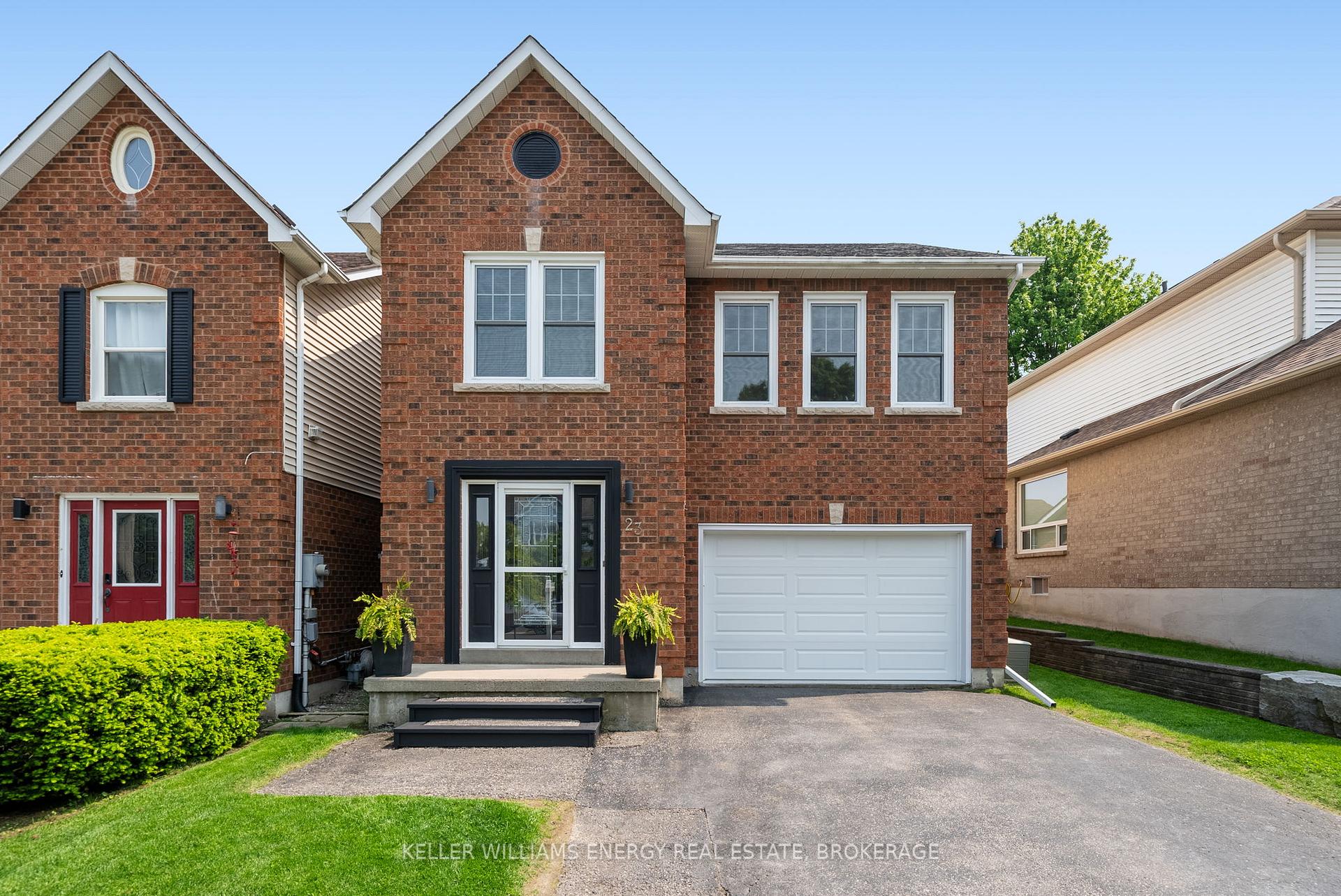 Photo 1 of 23 Mccrimmon Crescent, Clarington, Bowmanville — HOMEH