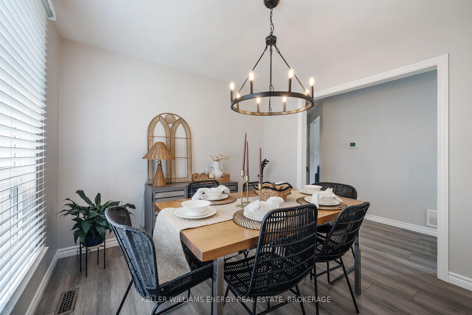 Photo 10 of 23 Mccrimmon Crescent, Clarington, Bowmanville — HOMEH