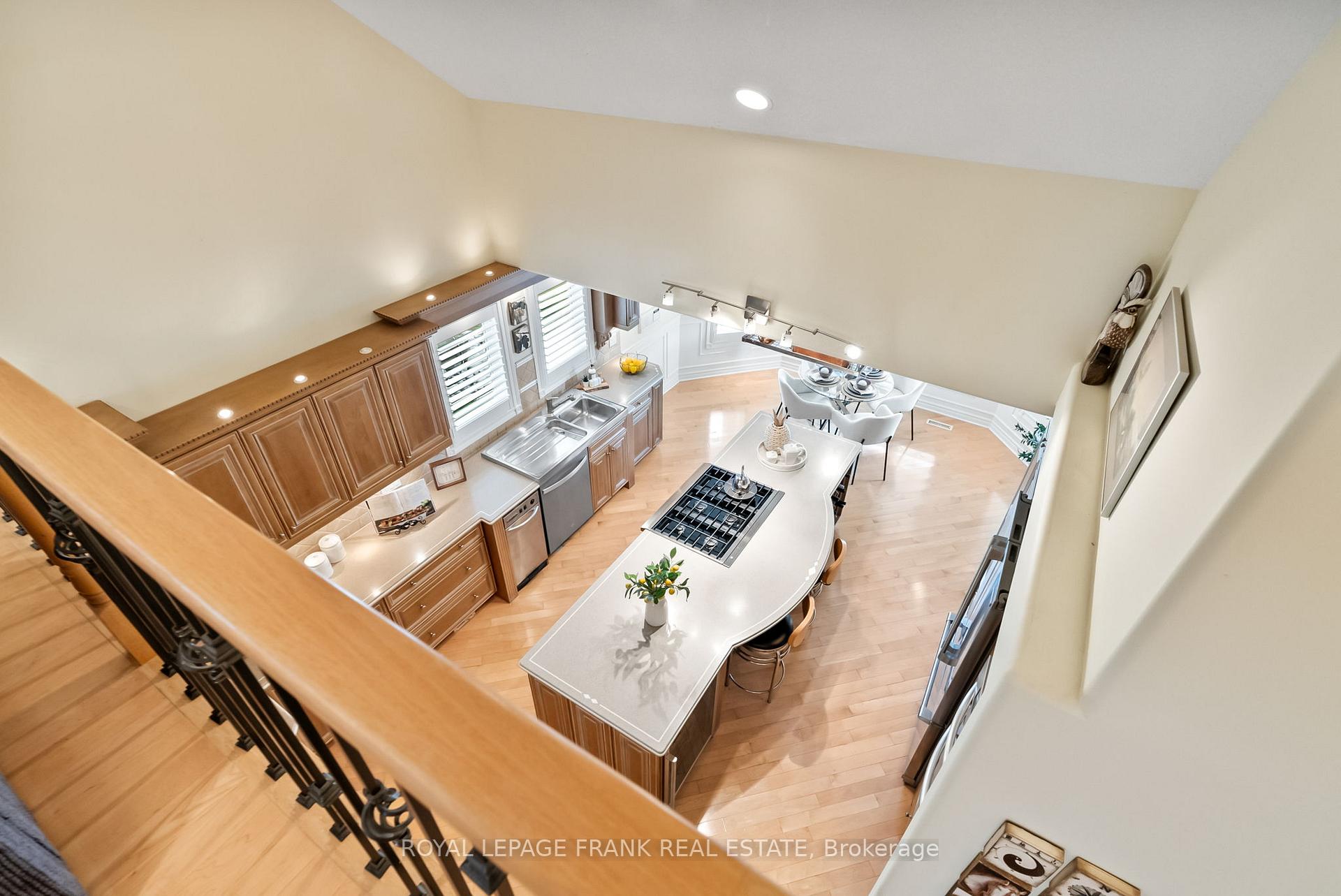 Photo 28 of 30 Carveth Crescent, Clarington, Newcastle — HOMEH