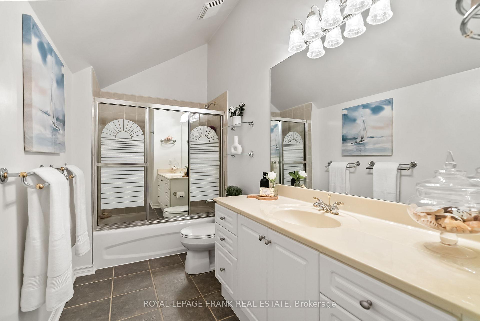 Photo 36 of 30 Carveth Crescent, Clarington, Newcastle — HOMEH