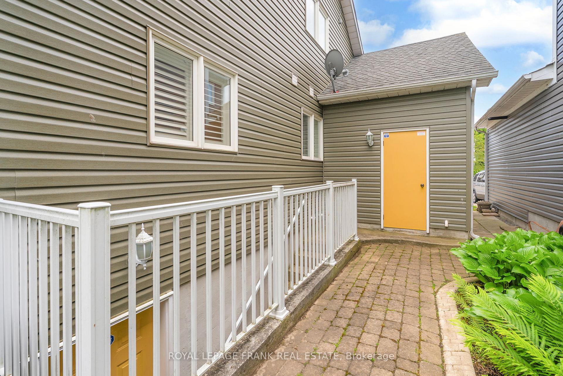 Photo 43 of 30 Carveth Crescent, Clarington, Newcastle — HOMEH
