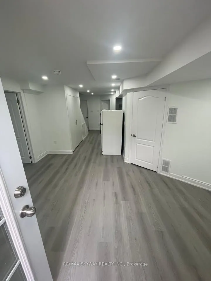Photo 3 of Unit Bsmt, 4 Zebra Trail, Brampton, Sandringham-Wellington — HOMEH