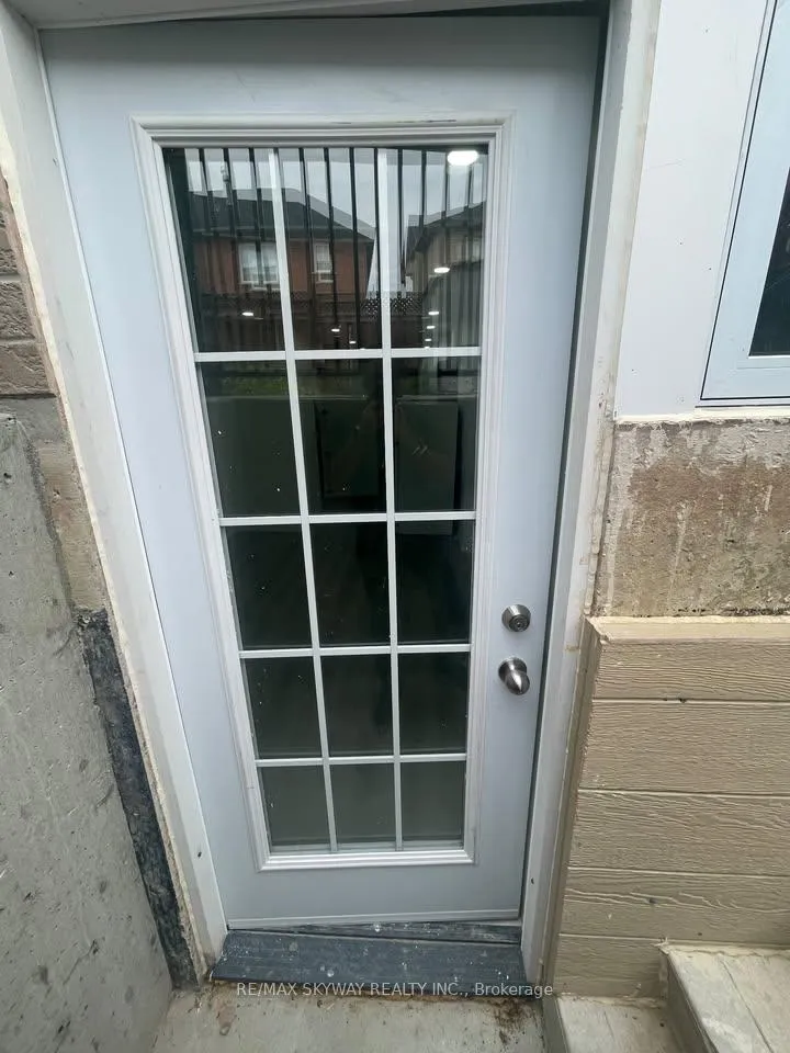 Photo 5 of Unit Bsmt, 4 Zebra Trail, Brampton, Sandringham-Wellington — HOMEH