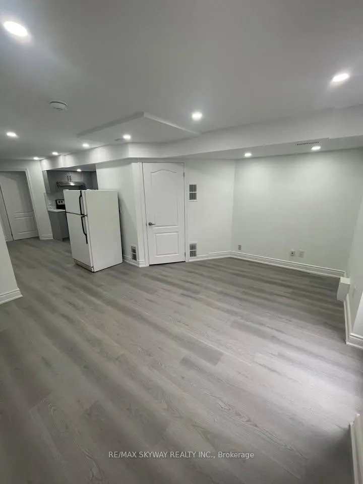 Photo 12 of Unit Bsmt, 4 Zebra Trail, Brampton, Sandringham-Wellington — HOMEH