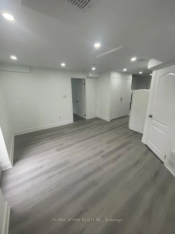 Photo 13 of Unit Bsmt, 4 Zebra Trail, Brampton, Sandringham-Wellington — HOMEH